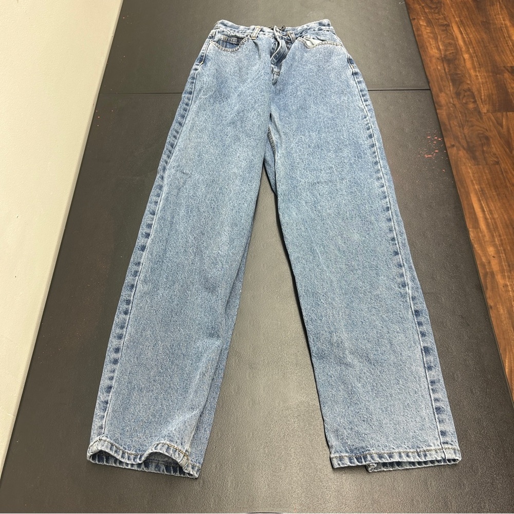 PrettyLittleThing Light Blue Relaxed Jeans